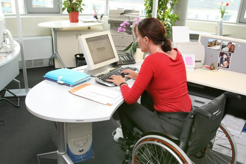 la once, fundación once y microsoft tecnología y empleo a discapacitados