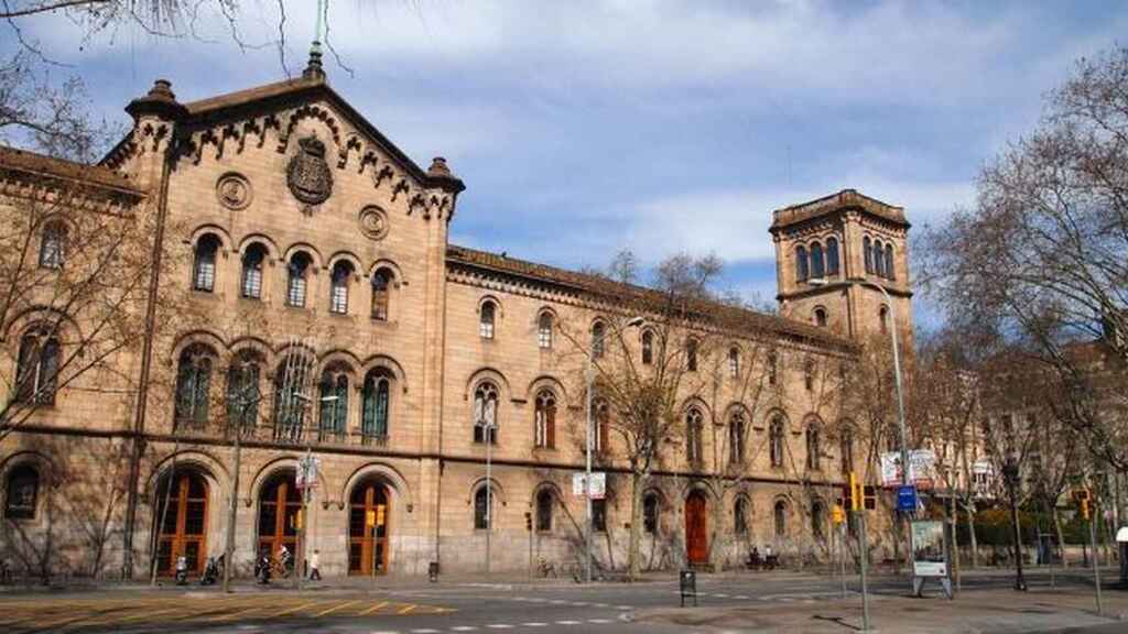 Universidad de Barcelona Fundada en 1450