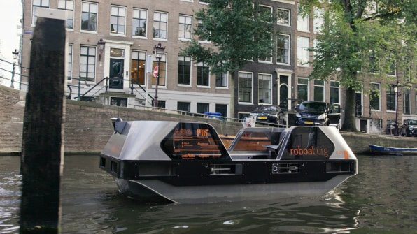01 90690302 this autonomous robotic boat