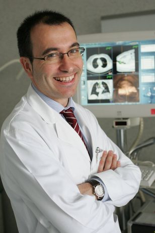 Dr Luis Seijo neumologo de la Clinica Universitaria de Navarra