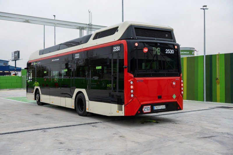 Barcelona recibe su primer autobús de hidrógeno