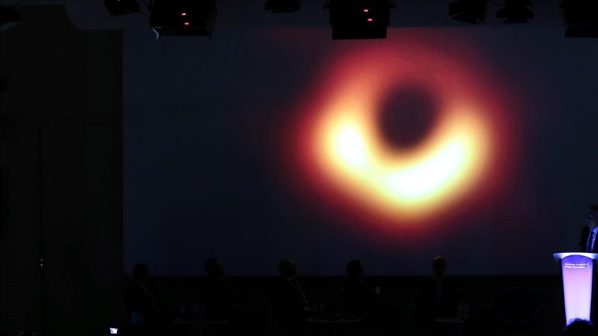Primera imagen del agujero negro de nuestra galaxia4