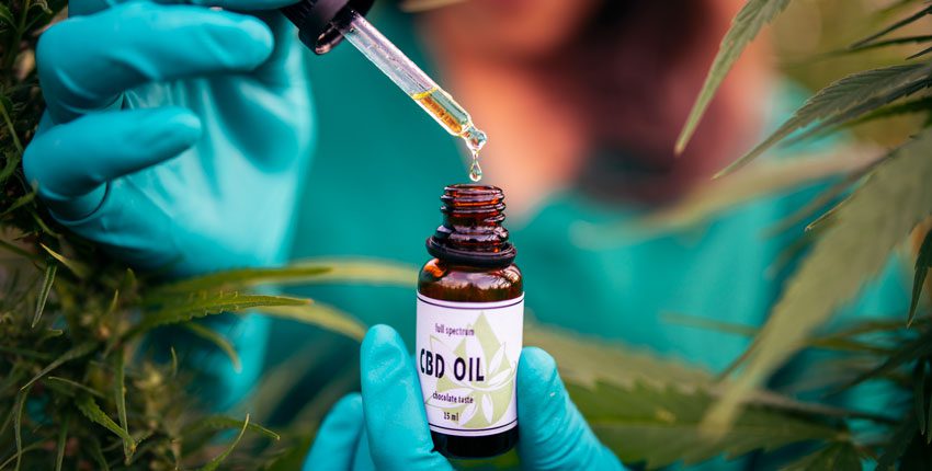 850CBD oil GettyImages 1257108961