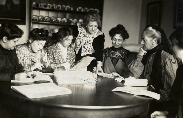 Reunion de la Union Politica y Social de Mujeres cuya presidenta fue Emmeline Pankhurst