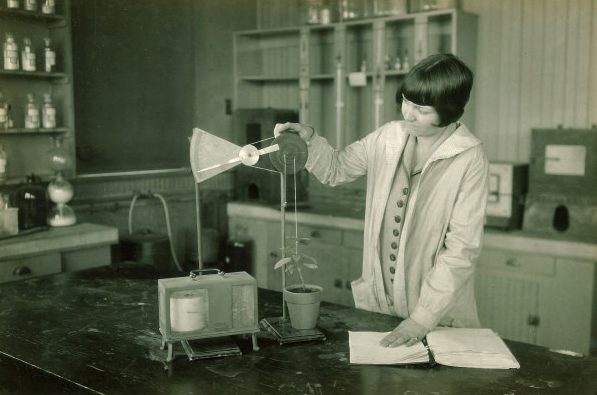 Student performing botany experiment, The University of Iowa, 1920s. https://flic.kr/p/dg6XDb